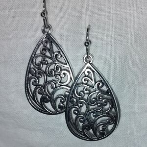 Silver Tone Celtic Floral Filigree Teardrop Dangle Earrings
